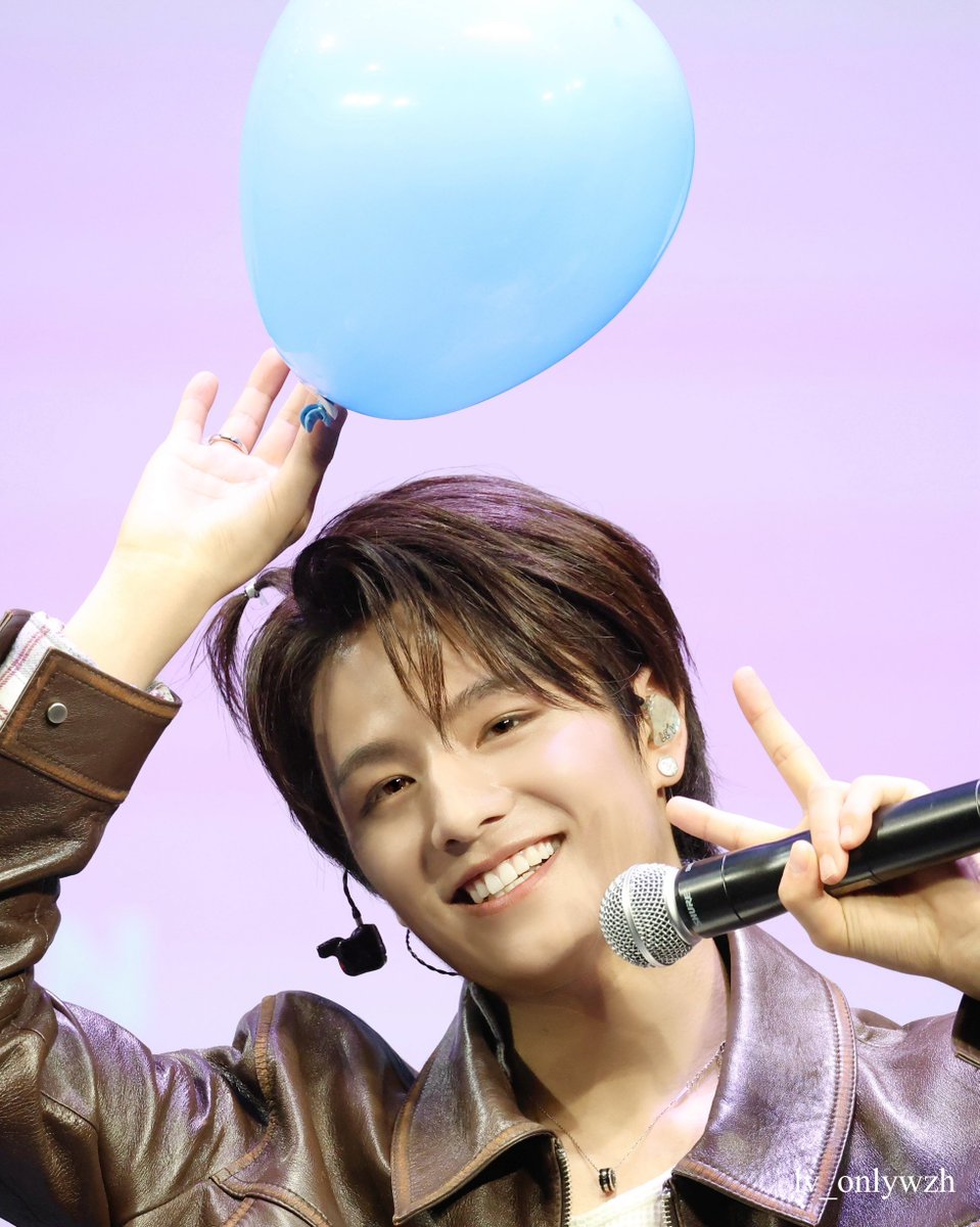 240728 東京
🎈✌️
#LEV #레비 #レビ #wangzihao #왕즈하오 #ワンズハオ #ズハオ  #王子浩
