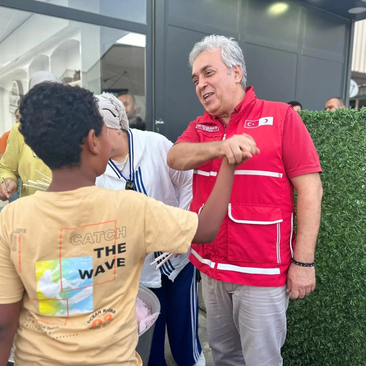 Hatay Büyükşehir Gazetesi 🇹🇷 (@hbgazetesi) on Twitter photo Türk Kızılayı Hatay şubesi depremde ailelerini kaybeden çocuklara unutamayacakları bir gün yaşattı.
<a href="/kudretozbakis/">Kudret Özbakış</a>
⤵️
hataybuyuksehirgazetesi.com/kizilaydan-yet… Türk Kızılayı Hatay şubesi depremde ailelerini kaybeden çocuklara unutamayacakları bir gün yaşattı.
<a href="/kudretozbakis/">Kudret Özbakış</a>
⤵️
hataybuyuksehirgazetesi.com/kizilaydan-yet…