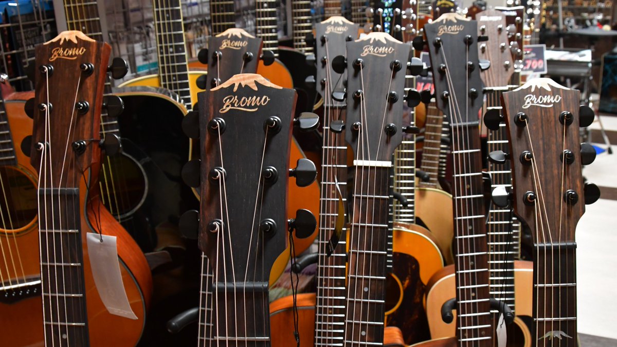 TosandoGakki's tweet photo. 今話題の「Bromo Guitars」続々入荷中!!
「価値あるギターを安心できる価格で」あなたの元へお届けします。
先ずは弾きに来てみてください!!
本日現在の在庫
#BAR5CE #BAT2CE #BAT2MCE #BAT2M #BAT1N #BAA2 #BAA1 #Bromo
東山堂クロステラスセンター/楽器店 https://t.co/N3iuBt9Cg5
