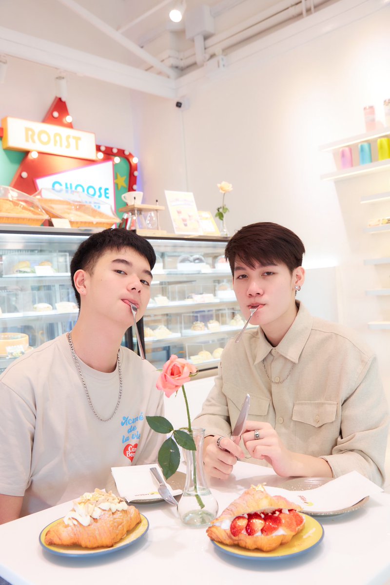 YDanop's tweet photo. ตามหาผู้ปกครองให้น้อง
#somesecretinhighschool
#somesecret
#jollybee
#ด้อมfastfood
#harrycalvin
#ninetrin
#harrynine
#Aoftea
#aofthadaphong
#teanatthapat
#jinloe https://t.co/0NtncG5SmZ
