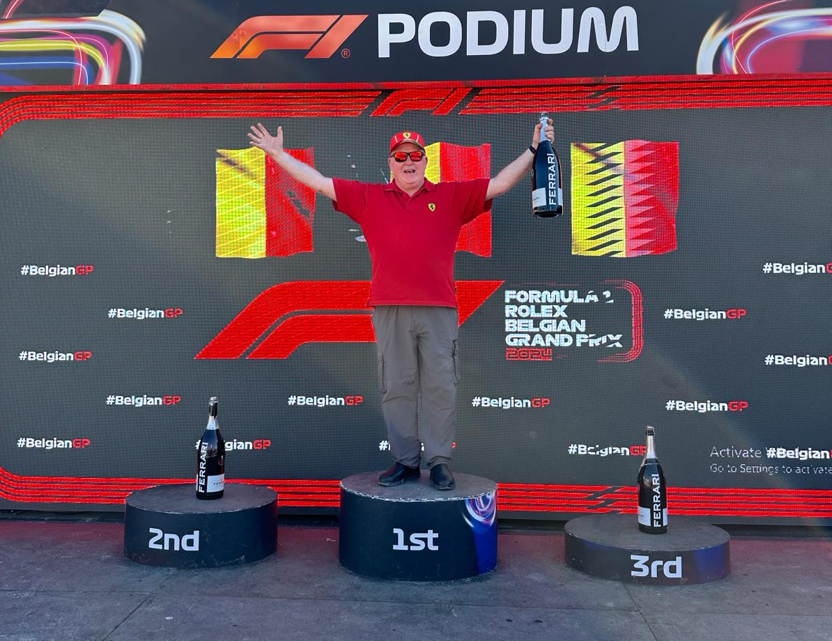 M2Transfer's tweet image. Our talented chauffeur Mark has driven our lovely corporate clients to the Belgian F1 this weekend. As you can see he’s having a whale of a time, even got M2 a podium finish …. before the race has even started!

#M2Chauffeurs #VClass #TrustM2 #Spa #BusinessTravel