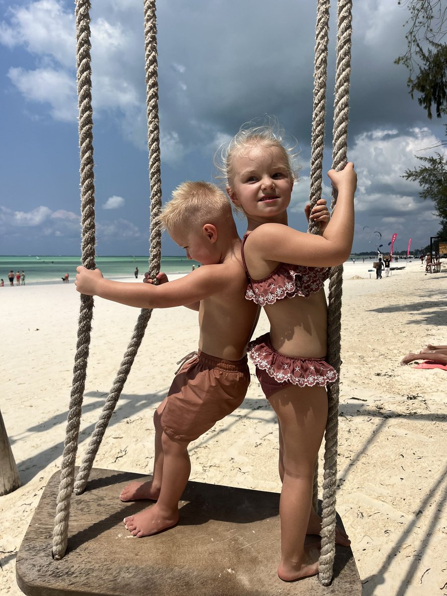 _GillianLittle_'s tweet photo. ☀️🏝️ https://t.co/YQhxjBhiZG