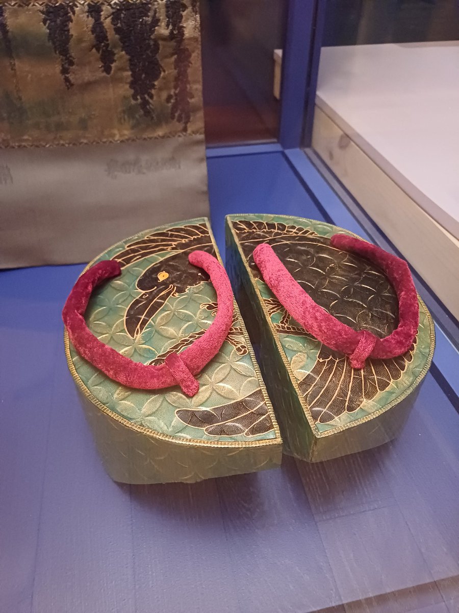 Visited the #Kimono Exhibition at V&amp;A. Cool to see Freddie Mercury's kimono and the costume from Star Wars. The "geta" shoes blew my mind!