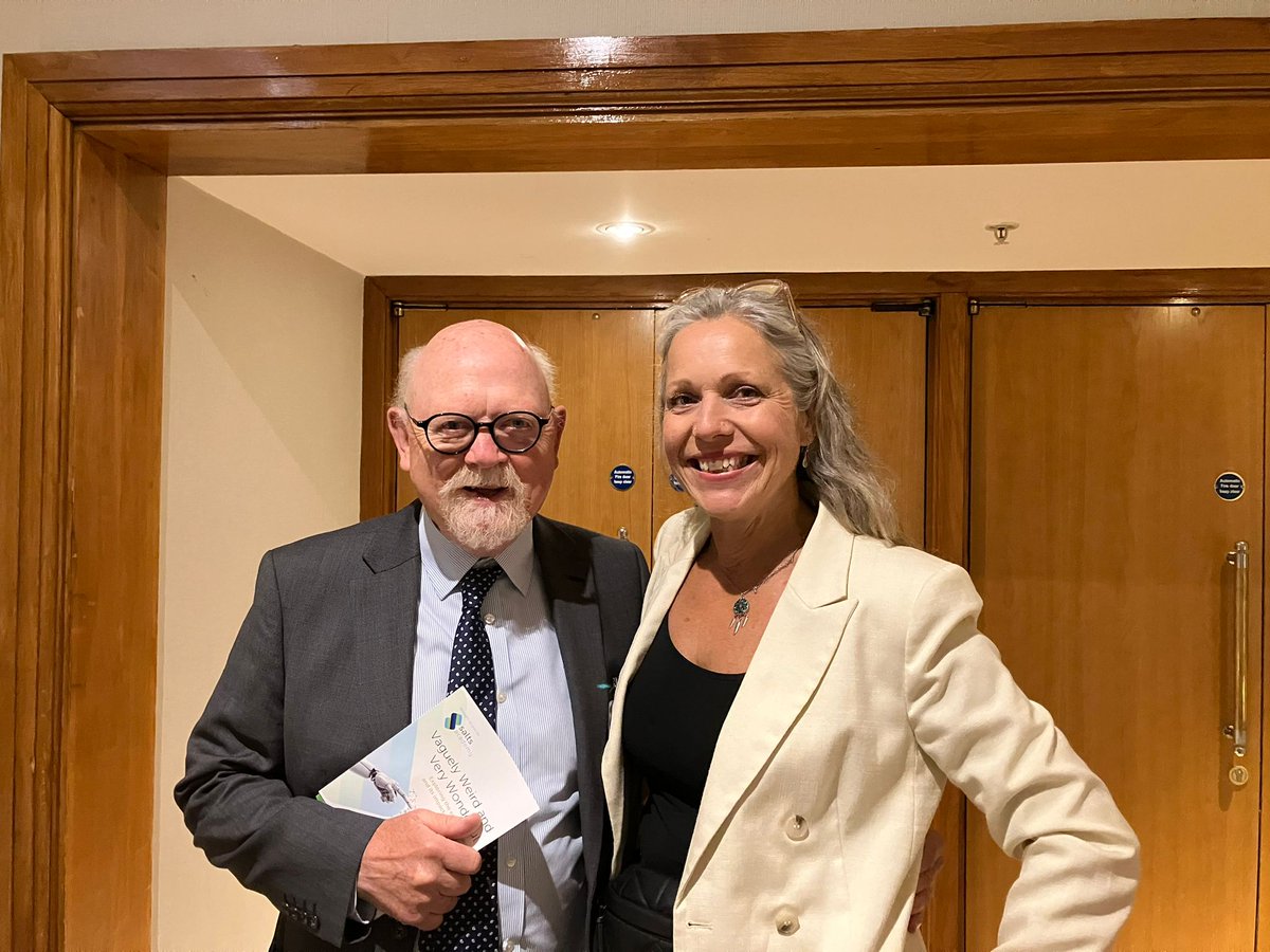 Recently I had the unexpected pleasure of running a conference alongside @SaltsHealthcare It was amazing to meet some of the team &amp; I utterly fangirled meeting Mr Robert Salts. #ConfidenceBe really do give me confidence &amp; it was awesome to be able to tell him that to his face.