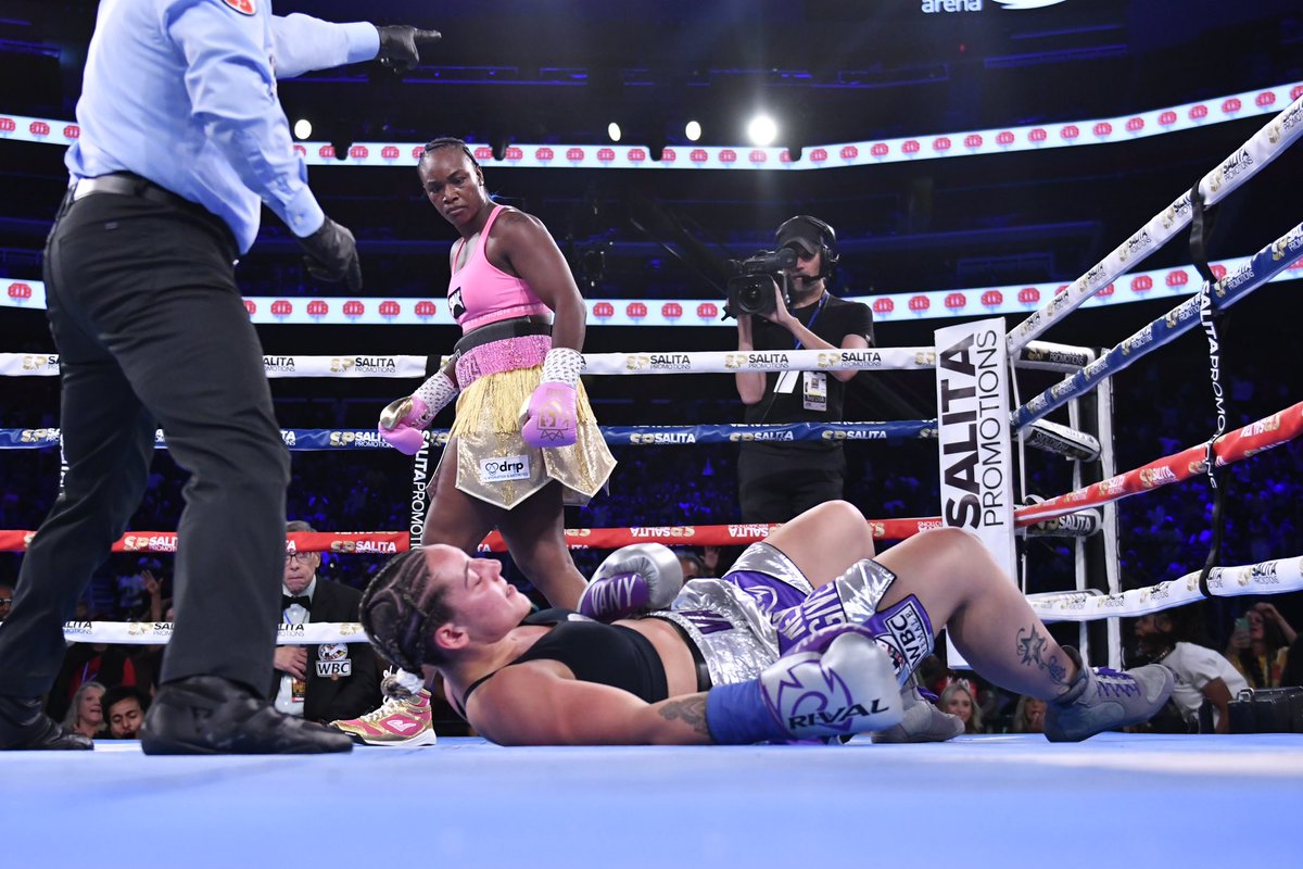 Claressashields's tweet photo. Damnnnnn https://t.co/cScALFx4m4