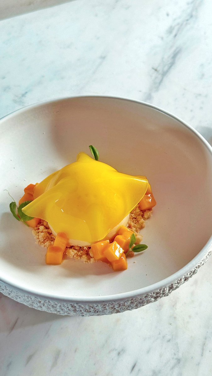 michaelleuwol's tweet photo. Fermented Cassava Cheesecake…
.
.
.
#setorbakingchef https://t.co/9Fx4Kb6tQE