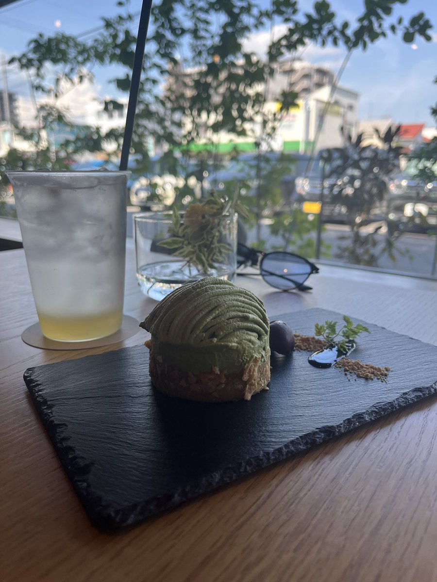 herbookshelf25's tweet photo. 自家製ジンジャエールと大福餅入り抹茶タルト🤍久しぶりの甘いもの〜(*´꒳`*)
ダイエットは明日から〜 https://t.co/4lQHryFdgX