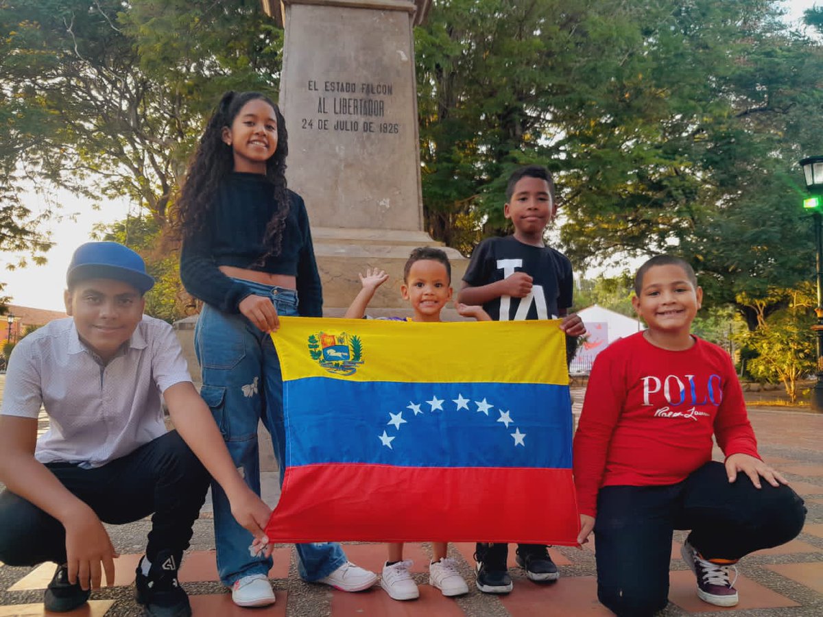 mairobymar's tweet photo. Vamos Venezuela entera a Votar 🇻🇪✨🐓📦CLAP https://t.co/08kSg9t41Z https://t.co/1qr1aJbKnG