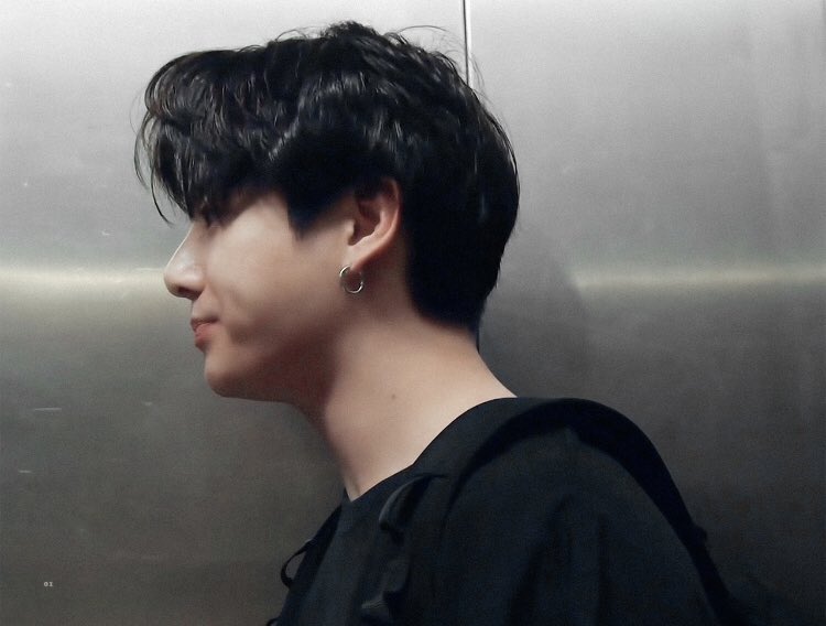 hourly jungkook (@hourlyforjk) on Twitter photo 