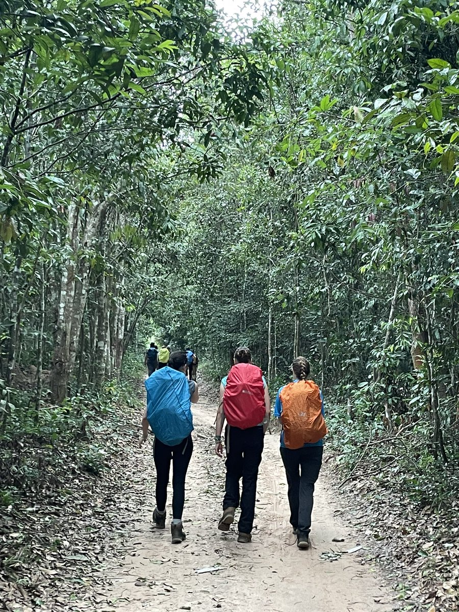 CDSHumanities's tweet image. Twelve of fifteen girls did themselves incredibly proud to have completed the 40km trek scaling Kulem mountain in the Monsoon. Some discovered endurance they didn’t know they had. Everyone battled through. Super proud of our jungle team!
