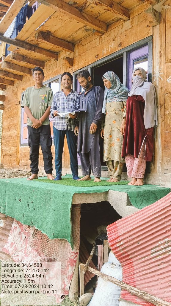 Saqib_KAS's tweet photo. *No #heatwave can stop us*
Under #SVEEP programme, new voters are being enrolled for maximum participation in electoral democracy under the leadership of @dckupwara @SudanAyushi
#explorelolab https://t.co/huLEnbyHew