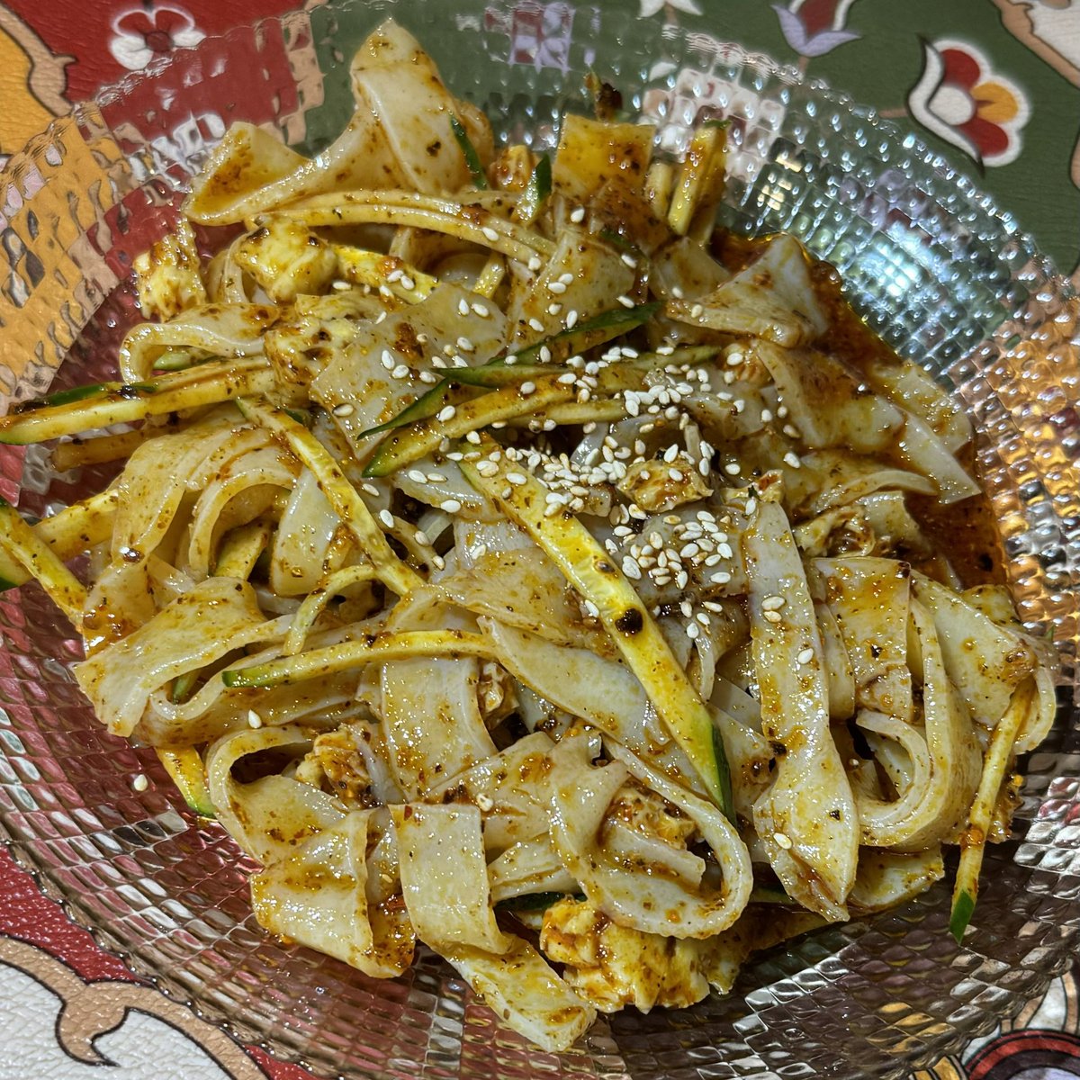 丝路新疆大盘鸡
大阪 日本橋にある新疆ウイグル料理店！リャンピー美味しすぎた！