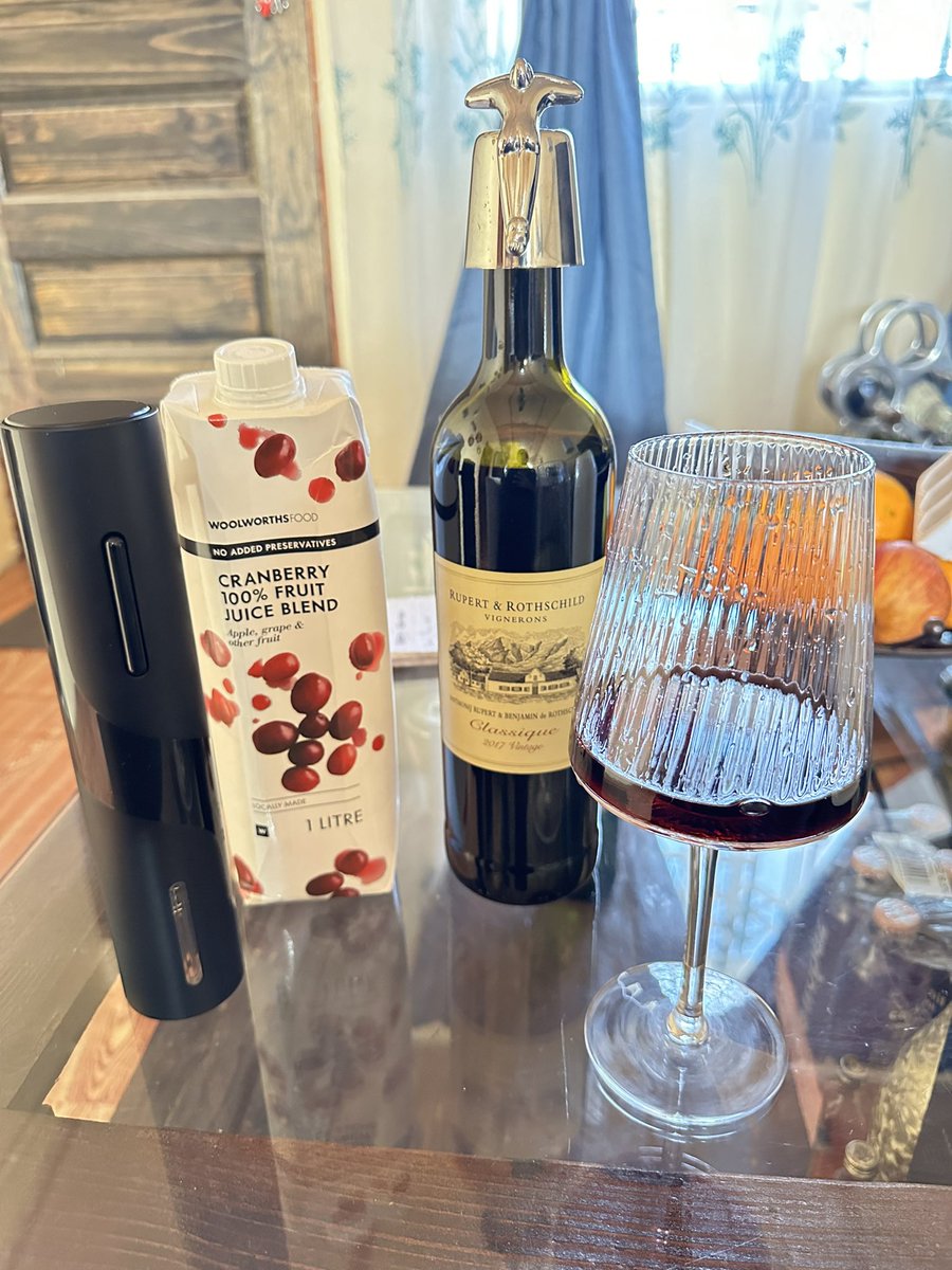 KolekaGrootboo2's tweet image. Sundays are for wine lovers