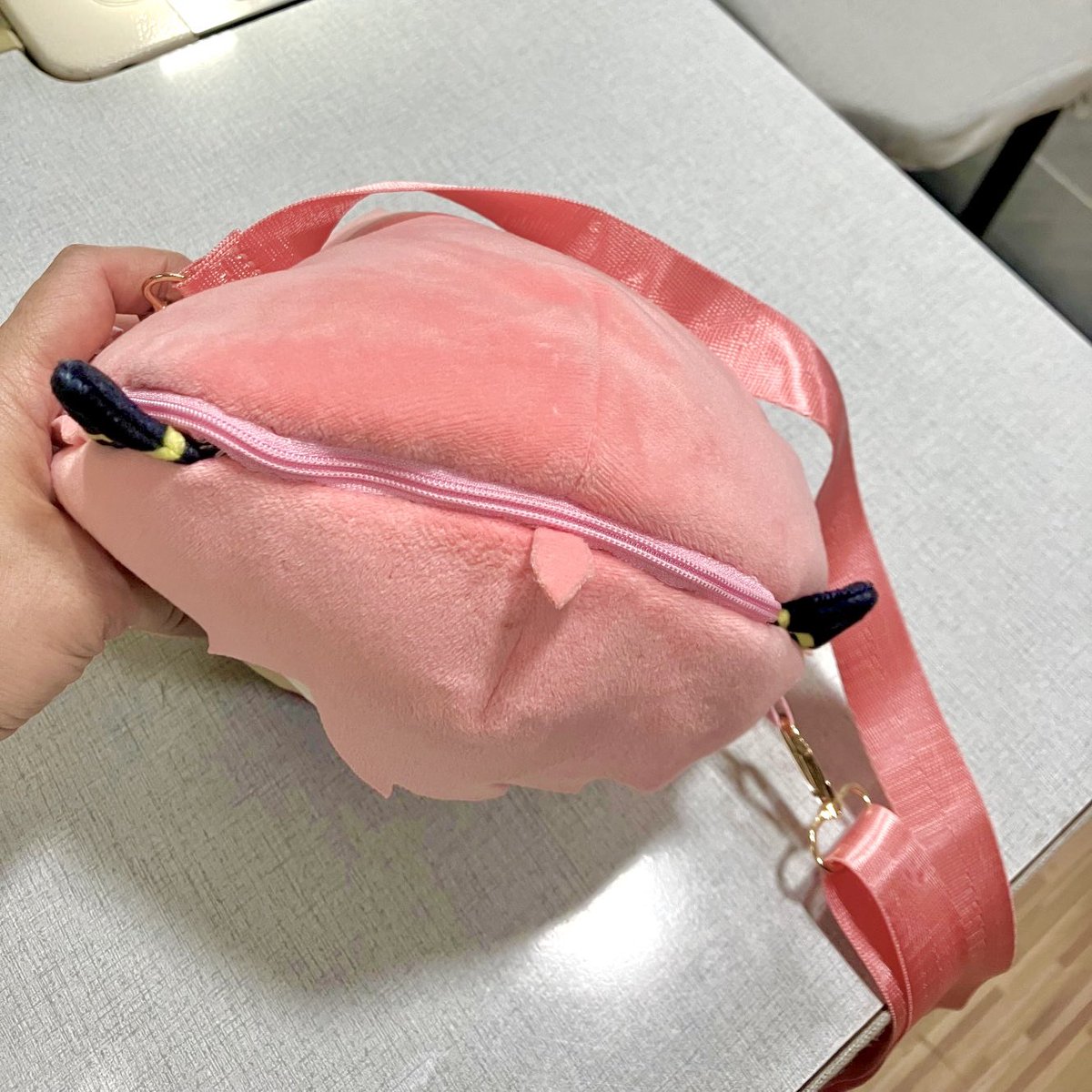 #หม่าม้าเทอโบ หาทำกระเป๋าฟุวะแล้วค่า 🥹💖
สนใจทัก dm มาได้เลยนะคะ

หม่าม้าผู้เอานุ่นออกเย็บใหม่ยัดนุ่นใหม่อีกที แล้วเย็บมือเก็บงานอีกที คนหาทำคนนี้ 55555555

ฝากเอ็นดูหม่าม้าเทอโบด้วยนะค้าบ 🤲🏻
#ตลาดนัดอนิเมะ #ตลาดนัดอนิเมะรวมด้อม #ตลาดนัดspyxfamily #ตลาดนัดhaikyuu