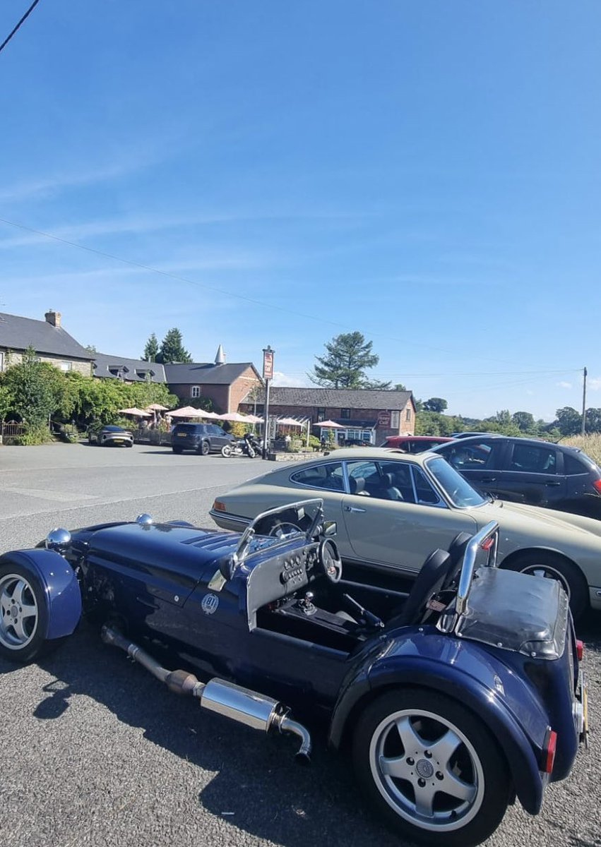 susiebear78's tweet photo. With that yellow thing in the sky it would be rude not to take the Westy out for breakfast! #brecons #bronllys #honeycafe #mexibrunch https://t.co/BzSPHqvALD
