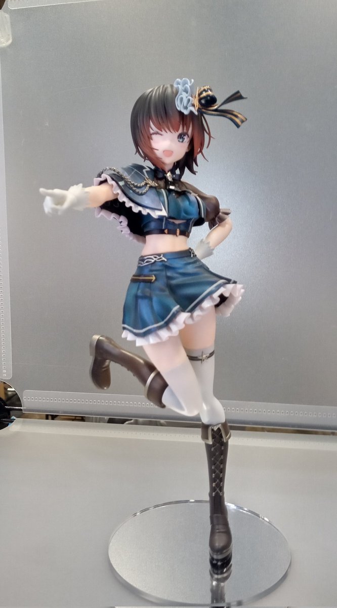 「ワンフェス参加された方々お疲れ様でしたー!久しぶりの一般参加で待機列で暑さで死に」|🌸神原みずきのイラスト