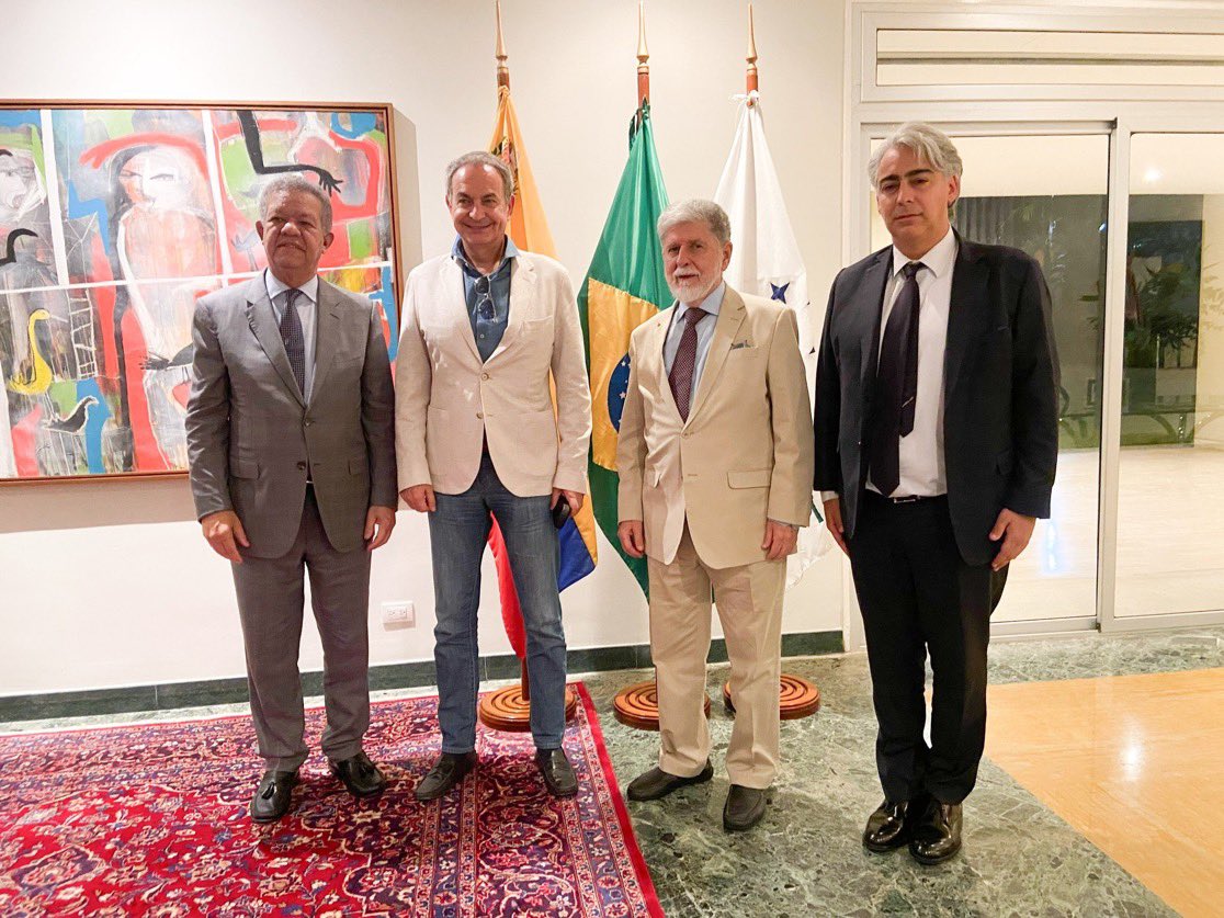 🔴José Luis Rodríguez Zapatero está en Caracas como líder de los observadores del Grupo de Puebla.

Zapatero debería ser detenido y juzgado por crímenes contra la democracia y el pueblo Venezolano nada más aterrice en España.