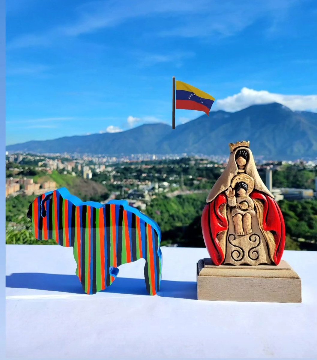 sblassini's tweet photo. Llegó el día! 💛💙♥️ #venezuela https://t.co/zKFKUXDt7r