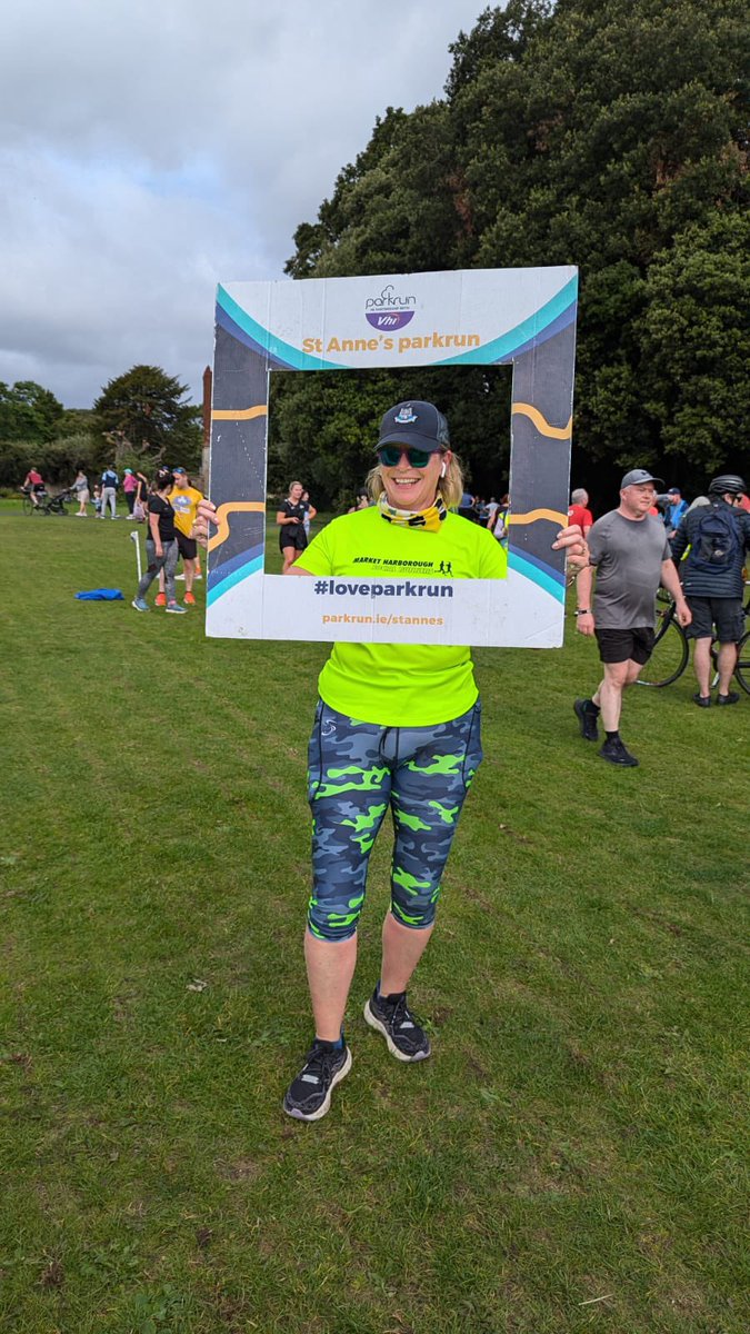 anne linsell 💙 tweet media