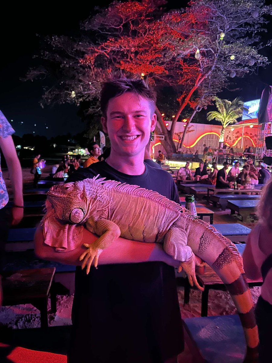 GradwellJude's tweet image. They played the darts theme at the beach club we were at last night and no one joined in with the oi oi oi bit