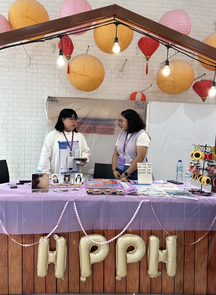 HarryPromoPH's tweet photo. Our team wants to express our gratitude for the unexpected fun and memories with all of you!
Thank you for dropping by our booth and had the chance to share your smile and laughs with us! Yesterday was really a blast! 💜
#14YearsWith1DAtAMMB https://t.co/s6ilZWFdKZ