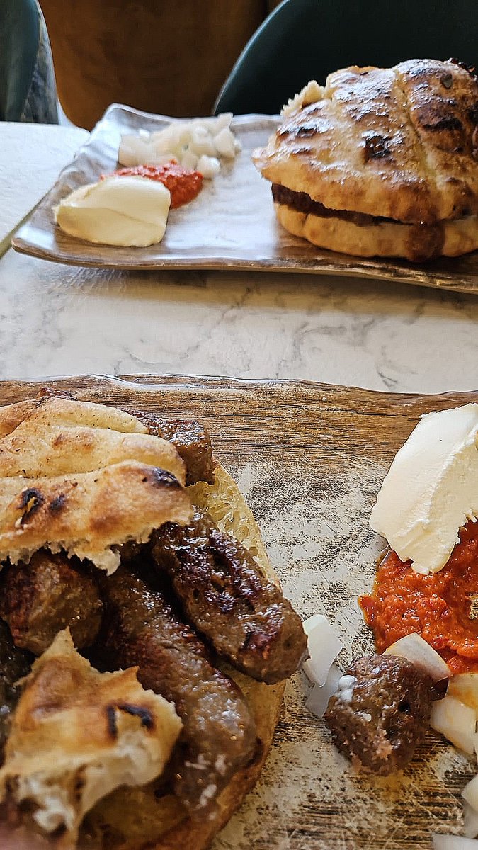 molowxox's tweet photo. Ham & Eggs... Naaaah
We kickoff Sundays with a 10ka #ćevapi kajmak ajvar and luk...
Hug from the balkans 🫡 https://t.co/F1RyLinxmN