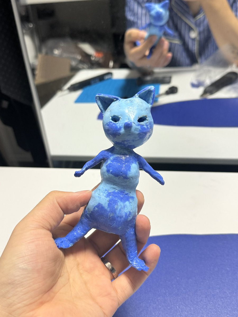 disjsbdoc's tweet photo. 카페 근황 : 고양이 만드는 사람 됨

3d펜은 뭐로 색칠해요? https://t.co/qEDEhIL2Ki