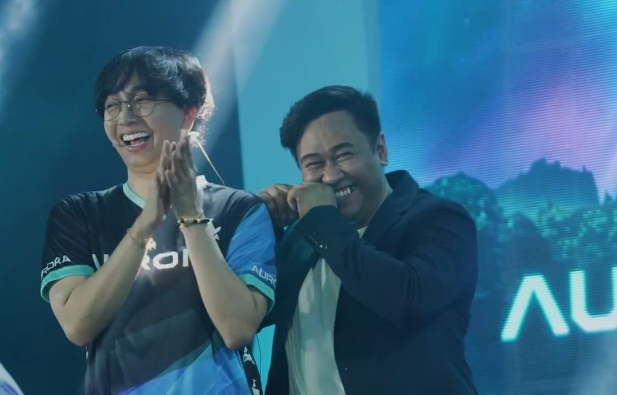 veesimp_'s tweet photo. dito ako cute na cute kagabi, nung kakausapin si boss rada 🩵 https://t.co/KrsvypP6Jd
