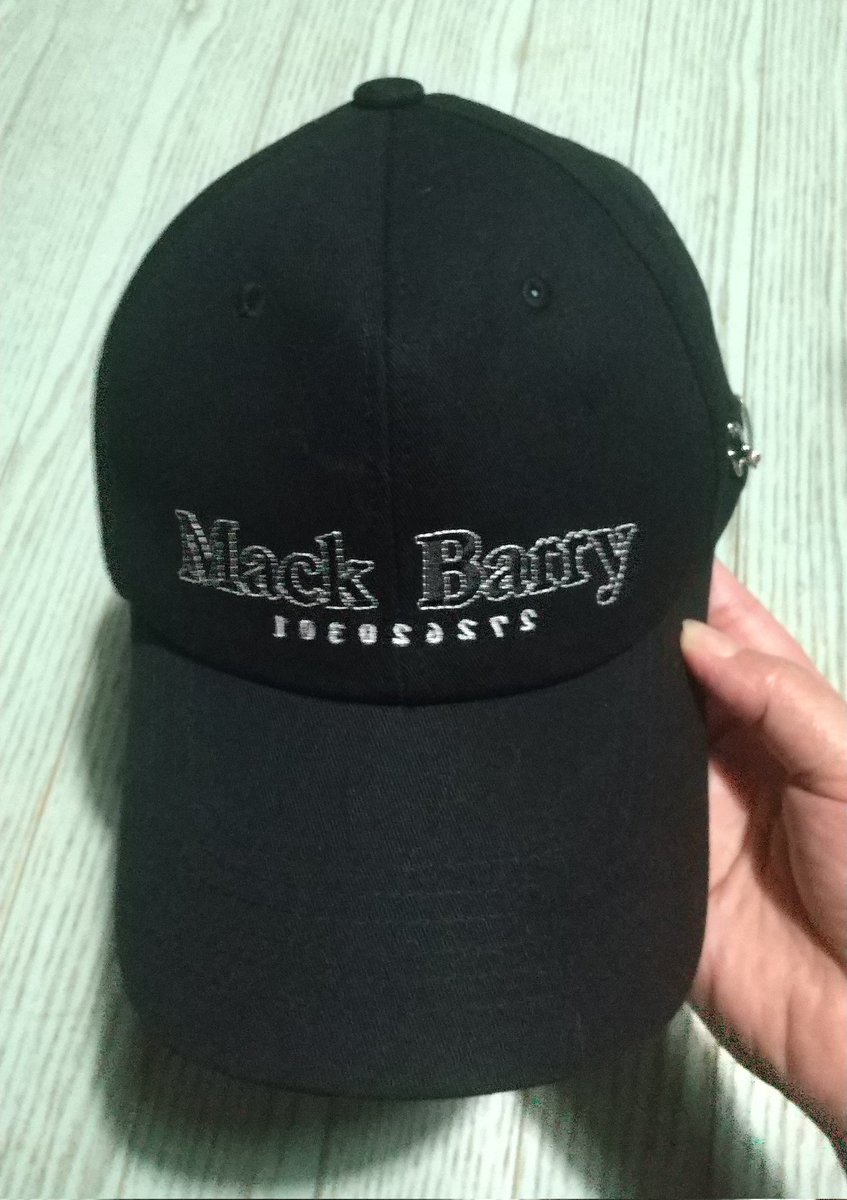 shirakumi_h's tweet photo. キャップ届いた🧢しっかりめの生地かと思ってたけどシャカシャカの生地だった!柔らかいからコンパクトになるので持ち運びにはいいかも!最近はずっとMACK BARRYのキャップを愛用中!
#WootteoXKolonSport
#Wootteo #ウットくん
#ジンくん #Jin #진
#バンタン #BTS #방탄소년단
#MACKBARRY https://t.co/fkscrDHrst