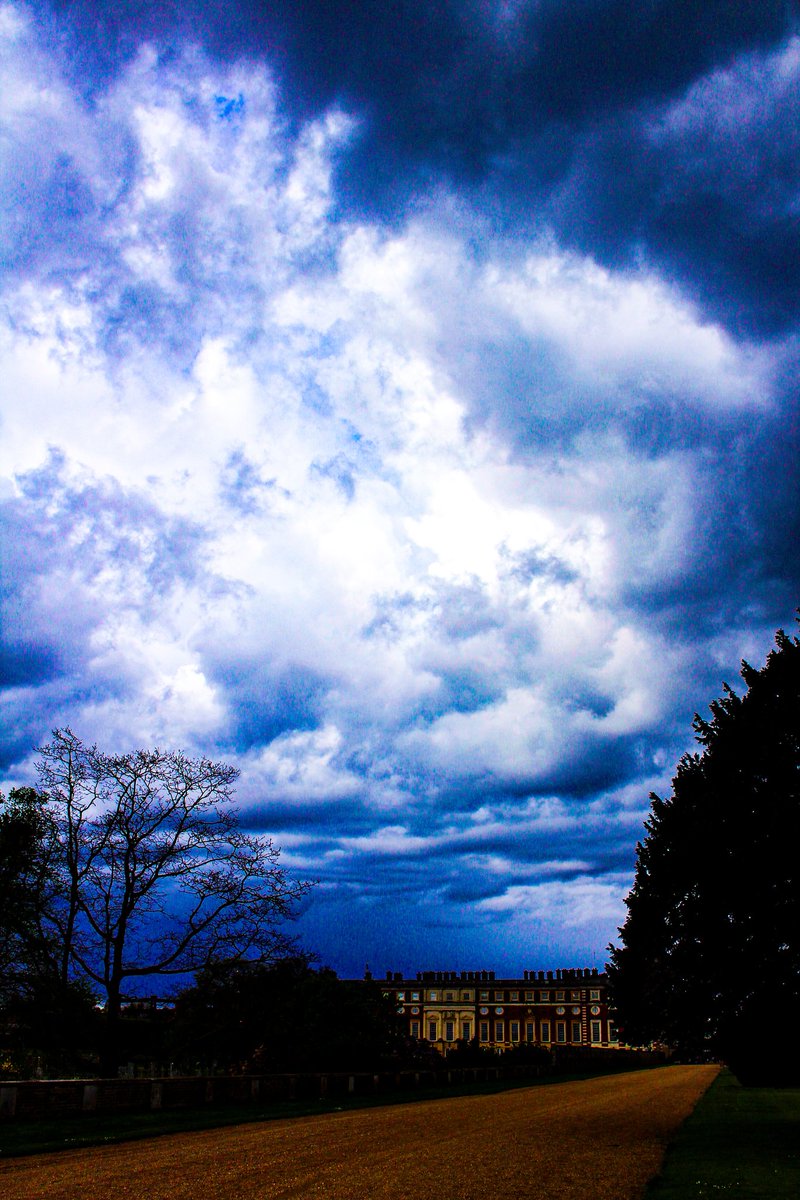 Gathering or Parting, you decide - ©️📸 <a href="/queenly_i/">Queen Ilebode</a> <a href="/queenaugustltd/">Queen August Ltd</a>