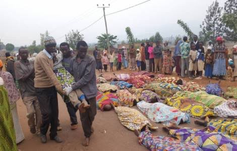 FelixMugenzi's tweet photo. Pour le régime de #Tshisekedi, les populations de l’Est de la RDC n’ont aucune valeur, elles ne s’intéressent qu’aux ressources minières.

110 Congolais tués au Nord-Kivu par ADF et CODECO =Zéro réaction des dirigeants. 0 communiqué.
9 kinois morts au concert Mike Kalambay, réunions d'urgence 5 ministres !

Rien ne fonctionne si la politique n'est pas bonne.

@BonheurMuamba4 @Muyumba @gateteviews @byukavuba