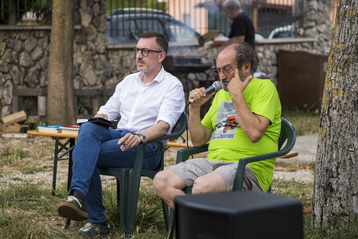 santangelo_s's tweet photo. Si può parlare di #pace mentre siamo immersi in una #guerraglobale combattuta a pezzi? Ieri, di fronte a un pubblico numeroso, appassionato e attento, nell'#Ortosociale di #Avezzano (#Aq), ci abbiamo provato #FrontedellEst #Ucraina #Russia #Geopolitica https://t.co/HTnZfc5k8g