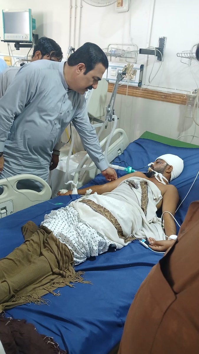 npbalochistan6's tweet photo. کوئٹہ: نیشنل پارٹی کے صوبائی صدر ایم پی اے  میر رحمت صالح بلوچ، مرکزی انفارمیشن سیکرٹری اسلم بلوچ کی سربراہی میں پارٹی کے مرکزی و صوبائی قائدین ٹرامہ سینٹر میں مستونگ میں "راجی مچی" کے قافلے پر فورسز کی فائرنگ سے زخمی ہونے والوں کی عیادت کر رہے ہیں.

#WeSupportBalochRaajiMuchi https://t.co/kcGhI9JiUf