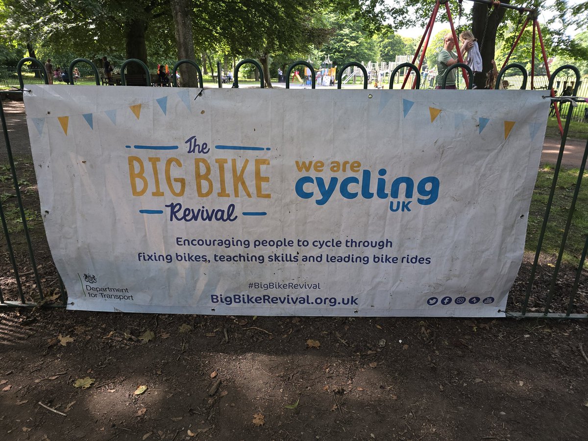 marknesbitt_P3's tweet photo. We're at @Longford_Park for free cycle safety checks and minor repairs. https://t.co/FB4FxGTpS8
