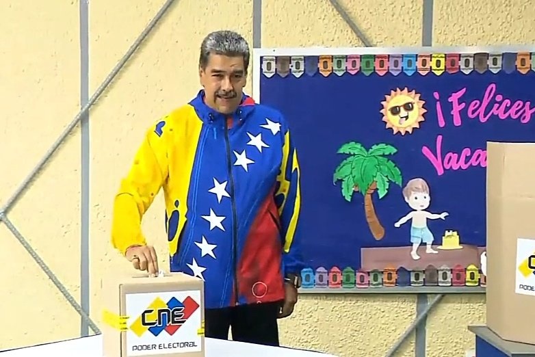 ¡Por la paz, la soberanía y la justicia!

El presidente <a href="/NicolasMaduro/">Nicolás Maduro</a> ejerció su derecho al voto 🗳️ 

#VotaPorLaPaz2024