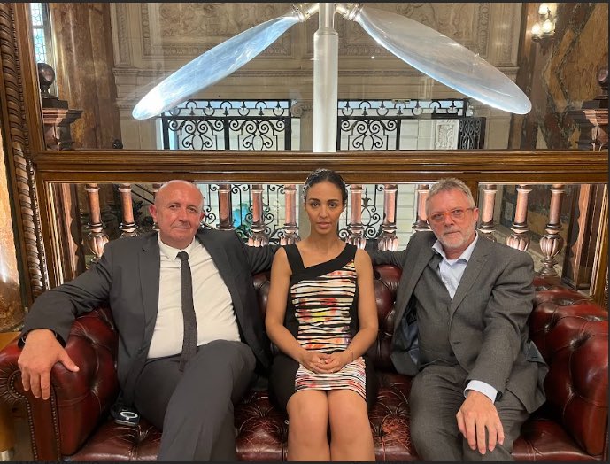 BrunoLALANDE's tweet image. #samuser tres sérieusement, un sport de haut niveau😊😎  
Merci #CameliaElkord d’être aussi active #réseau #FrancophonieSportive
Fier de te compter parmi nous et fier de tes talents, notamment celui #Vice Championne d’Afrique 2024 dans ta discipline 🤺 
Rdv au #clubfrance le 2/08