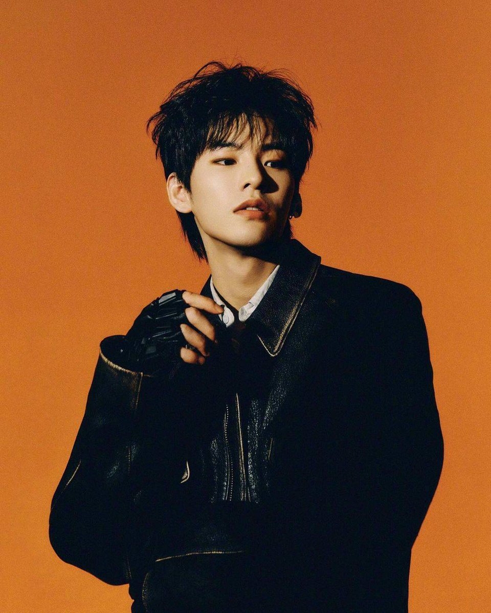 ymmzone's tweet photo. [📸] Yao Bonan (Mingming) for Esquire 

#姚明明 #요명명 #姚柏南 #요백남 https://t.co/zasghCGZOT