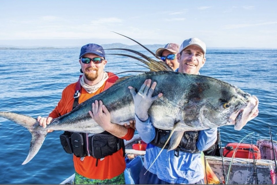 SPORTSMANchnl's tweet photo. "Chuck Bahan set the IGFA All-Tackle Length Record for roosterfish with this 136-centimeter monster fish." - @_aclassic_
#ITSINOURBLOOD #fishing #fish #roosterfish #record #ocean #panama #recordfish https://t.co/8f1BTyqcr5