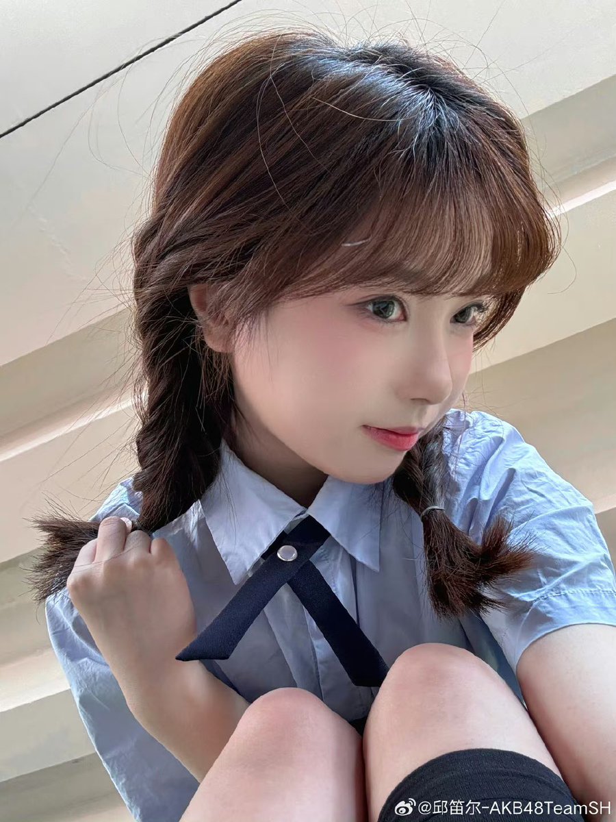 2Teamsh's tweet photo. AKB48 Team SH 邱笛尔（Qiu DiEr）

椰子の髪型可愛い！

#AKB48TeamSH #邱笛尔 #QiuDiEr https://t.co/ajtq91mr4I