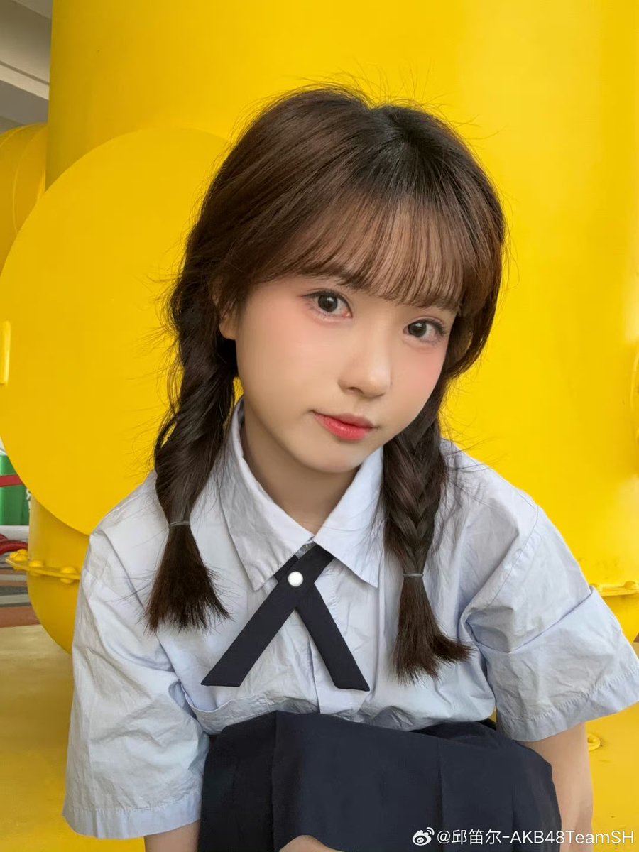 2Teamsh's tweet photo. AKB48 Team SH 邱笛尔（Qiu DiEr）

椰子の髪型可愛い！

#AKB48TeamSH #邱笛尔 #QiuDiEr https://t.co/ajtq91mr4I