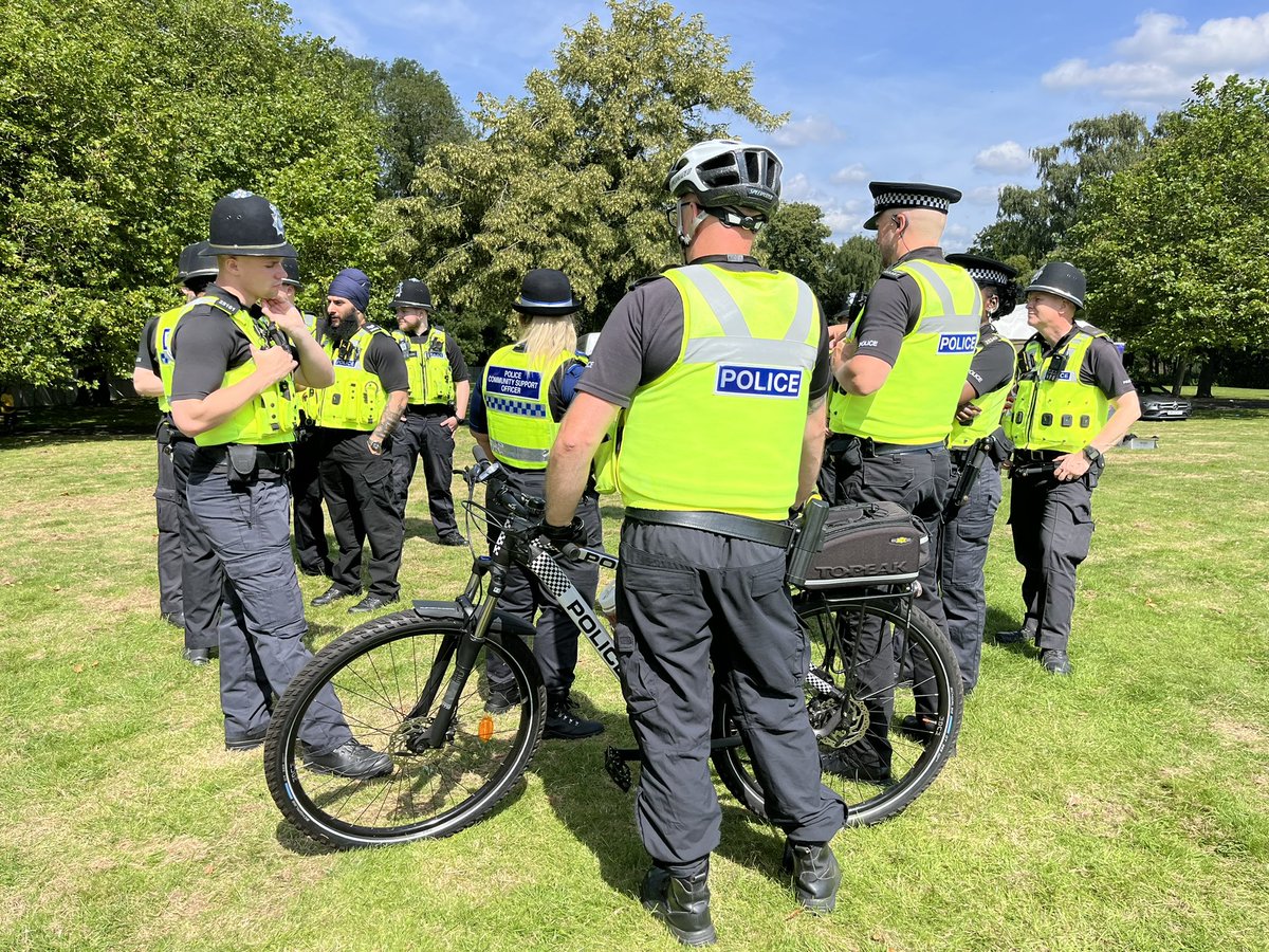 TimRobinsonOps's tweet image. Beautiful day in Handsworth park for Simmerdown 2024. Great briefing completed by @LozellsWMP &amp;amp; @HandsworthWMP and officers on hand for community engagement at this great event @BrumPolice Recruitment team also on hand so come and discuss a careers in @WMPolice