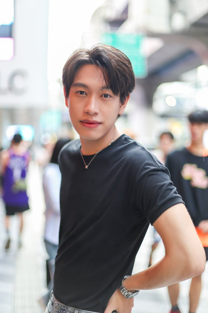 natejeera's tweet image. เจอพี่พระเอก มาเชียร์เพื่อน 😁
#QWINHIDEOUTSHOWCASE
#Pluemtyst