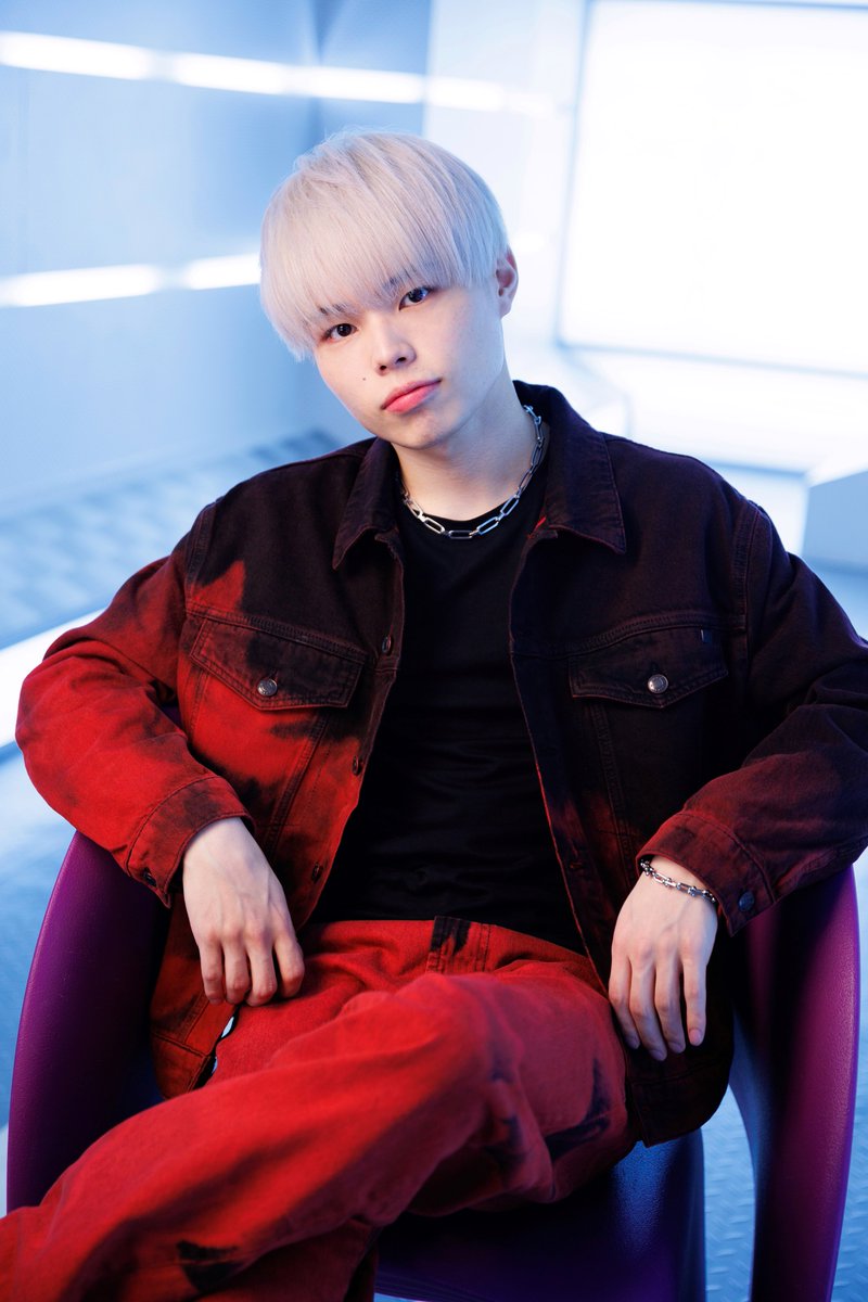 新しい宣材写真撮ってもろた✌🏻
アイコンの黒髪の俺が懐かしいぜ‼️