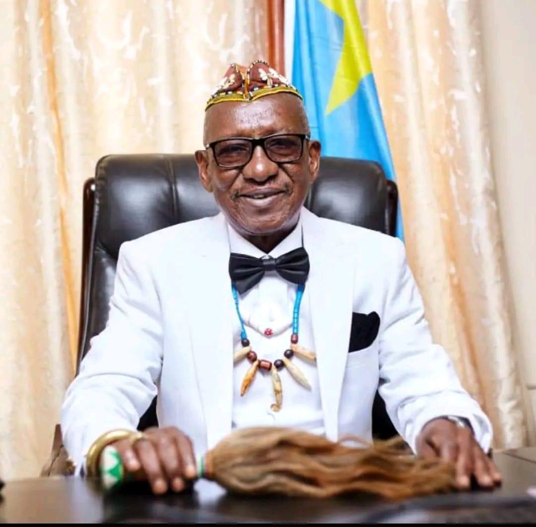 Attristés par le décès  du  Mwami Désiré KABARE RUGEMANINZI II NA-BUSHI, le Front Pour un Congo Nouveau et la Fondation Claude NYAMUGABO présentent leurs sincères condoléances à tous les Bashi et à la  famille KABARE.
Repos éternel,  Larha!