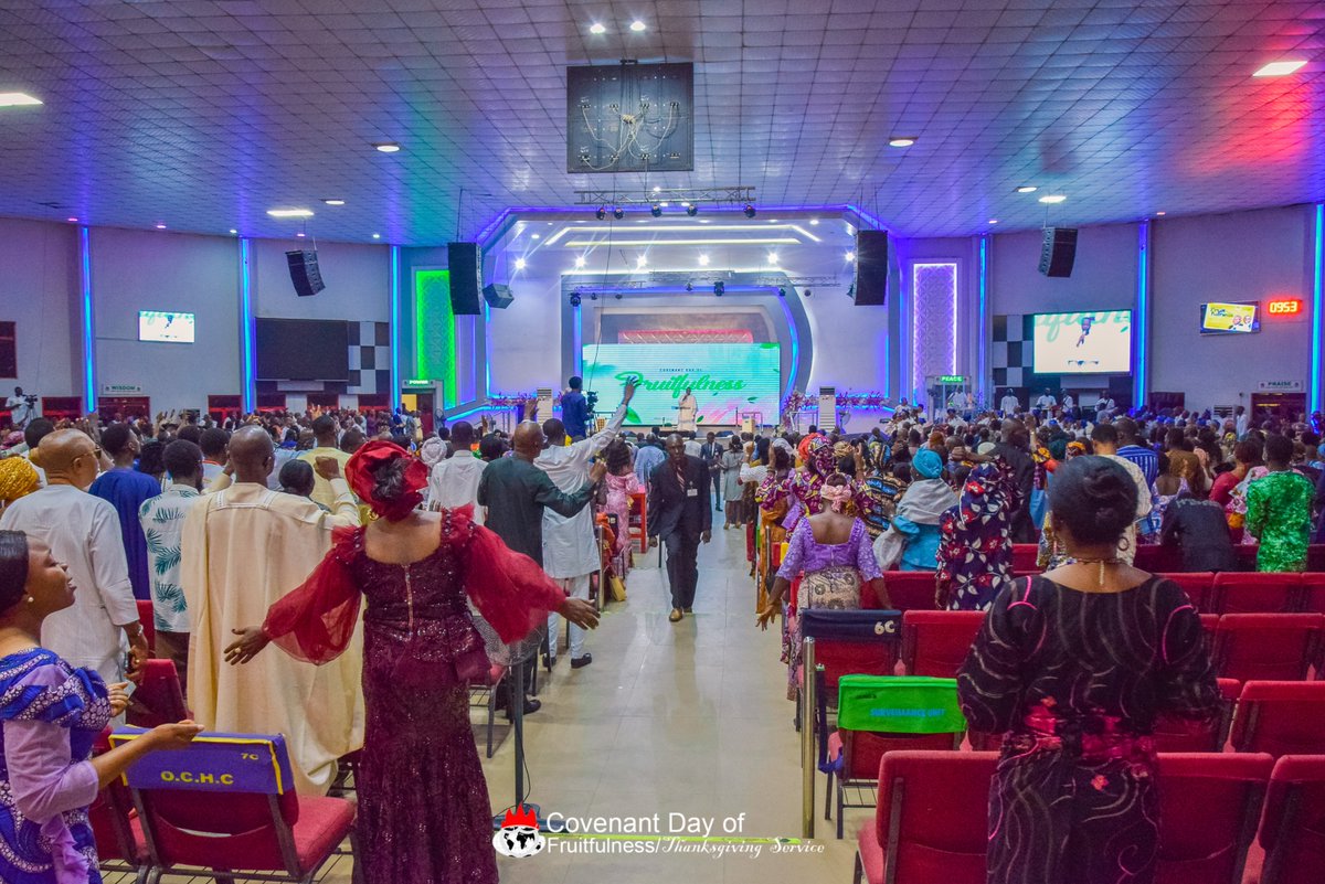 lfcbarnawakad's tweet photo. Covenant day of Fruitfulness and thanksgiving service Second service #lfcgofkd #lfcbarnawakd https://t.co/DvNiwduN6c