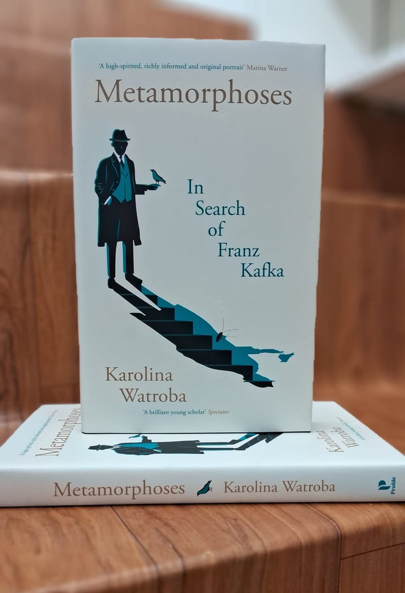 PadhegaIndia_'s tweet photo. #WeekendWithPI. Flat 50% Discount.
Presenting the much Acclaimed Book: Metamorphoses (In Search of Franz Kafka) by Karolina Watroba, published by @HachetteIndia.
#PIRecommends #BuyFromPI
Order 👉 https://t.co/NWLYgBzubc