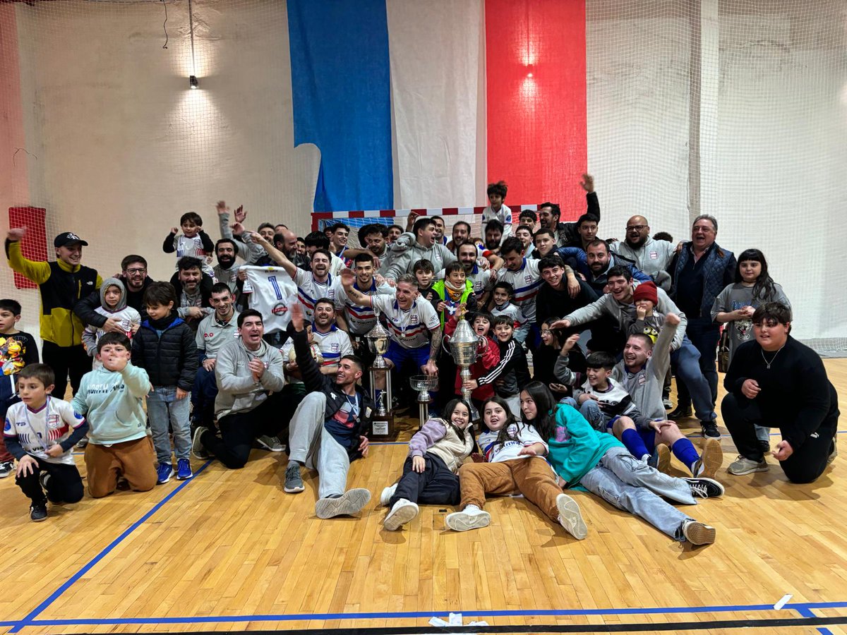 Independencia se coronó campeón nacional de Fútbol de Salón tras derrotar a La Abasto de Rocha por 9 a 6, partido jugado en el Estadio 10 de Julio.