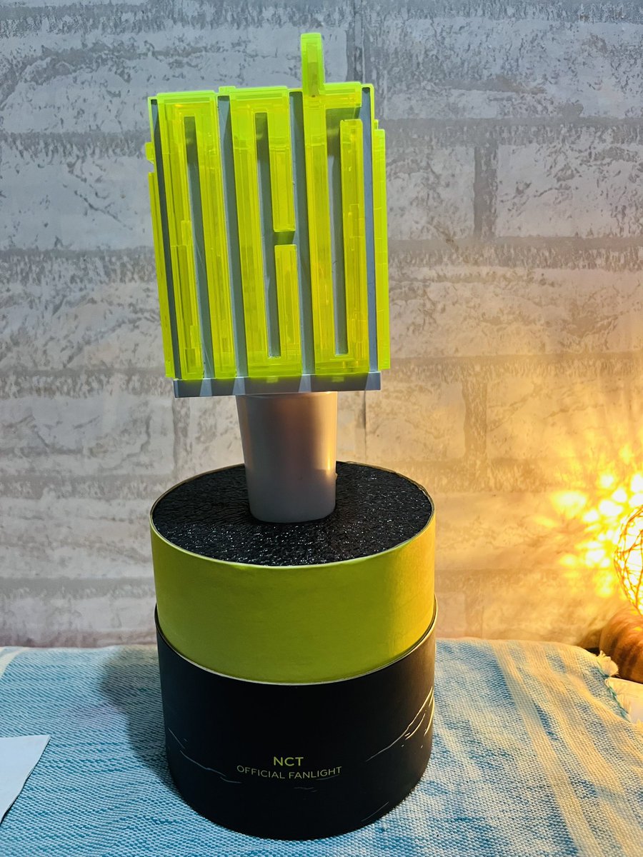 ehmtricitabine's tweet photo. WTS LFB ph: NCT LIGHTSTICK (Neobong) ver 1

📌Bought in 2022
📍Used in The Link, TDS2 movie
📌no dustbag
📌RFS: nakatambak na lng po, will not use anymore
📌PHP 1,800 | 1,500 PAYO
Good as new
#nct #NCT127 #NCTDREAM #THEDREAMSHOW3_in_MANILA https://t.co/xyQJMfo9tv