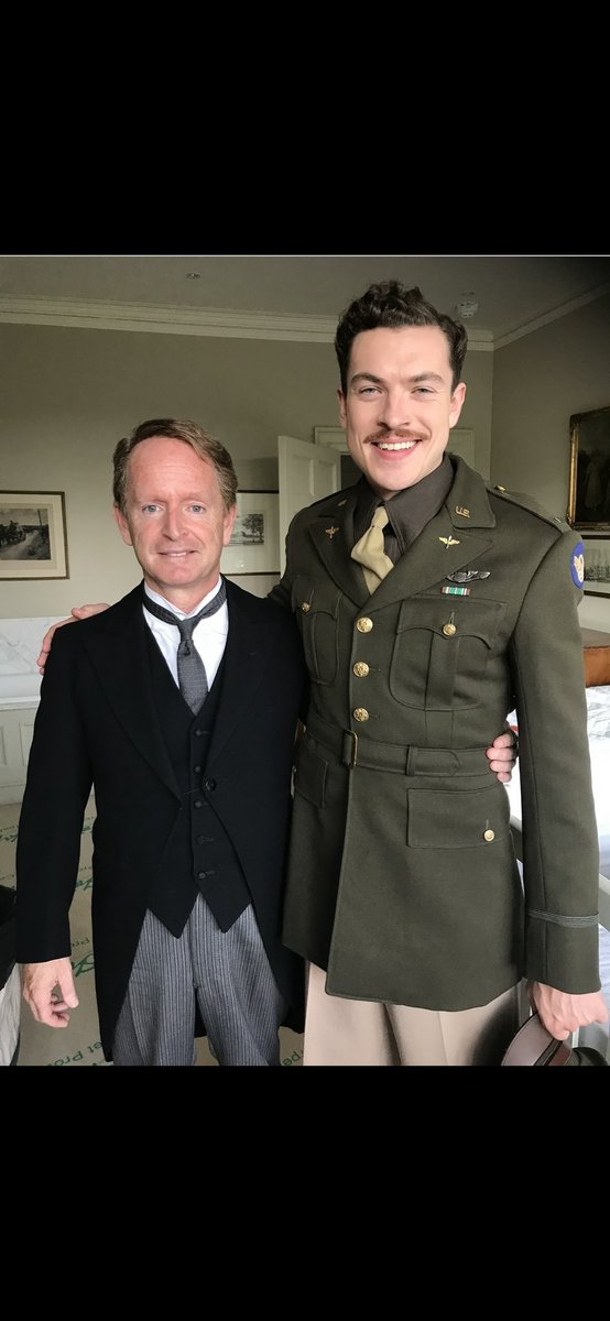 Tricky one this : try and work out which is the British character actor -and which one is the good-looking young American movie actor . Answers on a postcard …