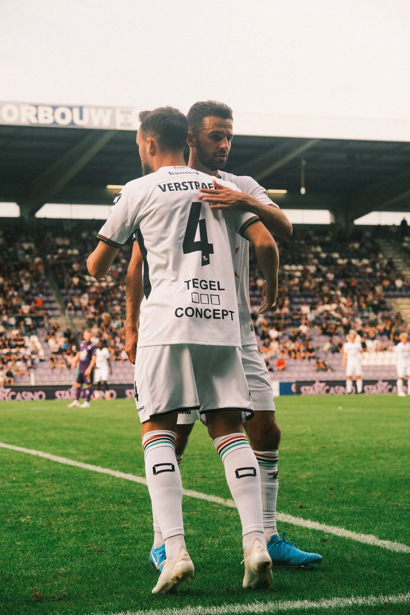 OHLeuven's tweet photo. 🆕️⬜️ | #ohleuven

Debuut van Birger Verstraete en William Balikwisha! #BEEOHL https://t.co/U9vsXvQpeT